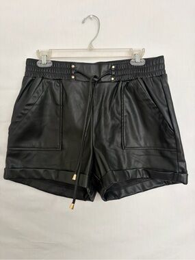 Ci Sono Women’s Black Faux Leather Shorts Size L NWOT(A839)